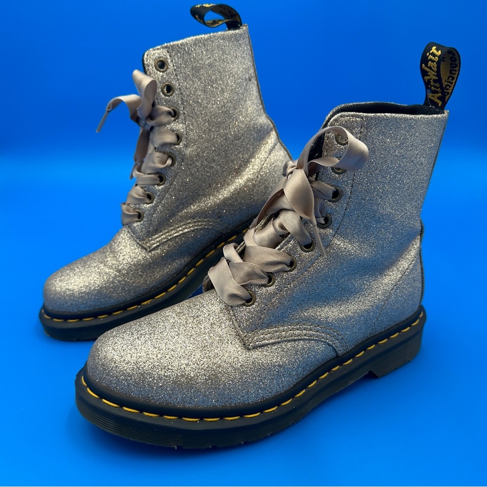Doc Dr. Martens 1460 Pascal Glitter women sz 7 boots shoes Gold Ribbon Lace Up